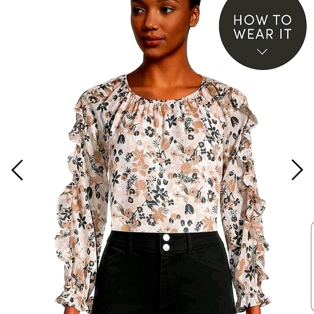 Ann Taylor 🍂🌸 Floral Ruffle sleeve blouse Size M